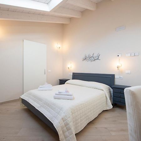 Villino Micol Camere A Due Passi Dal Mare Марина-ди-Каррара Экстерьер фото