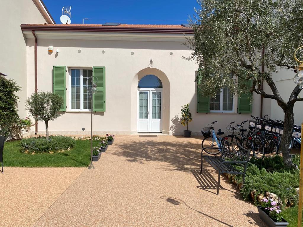 Villino Micol Camere A Due Passi Dal Mare Марина-ди-Каррара Экстерьер фото