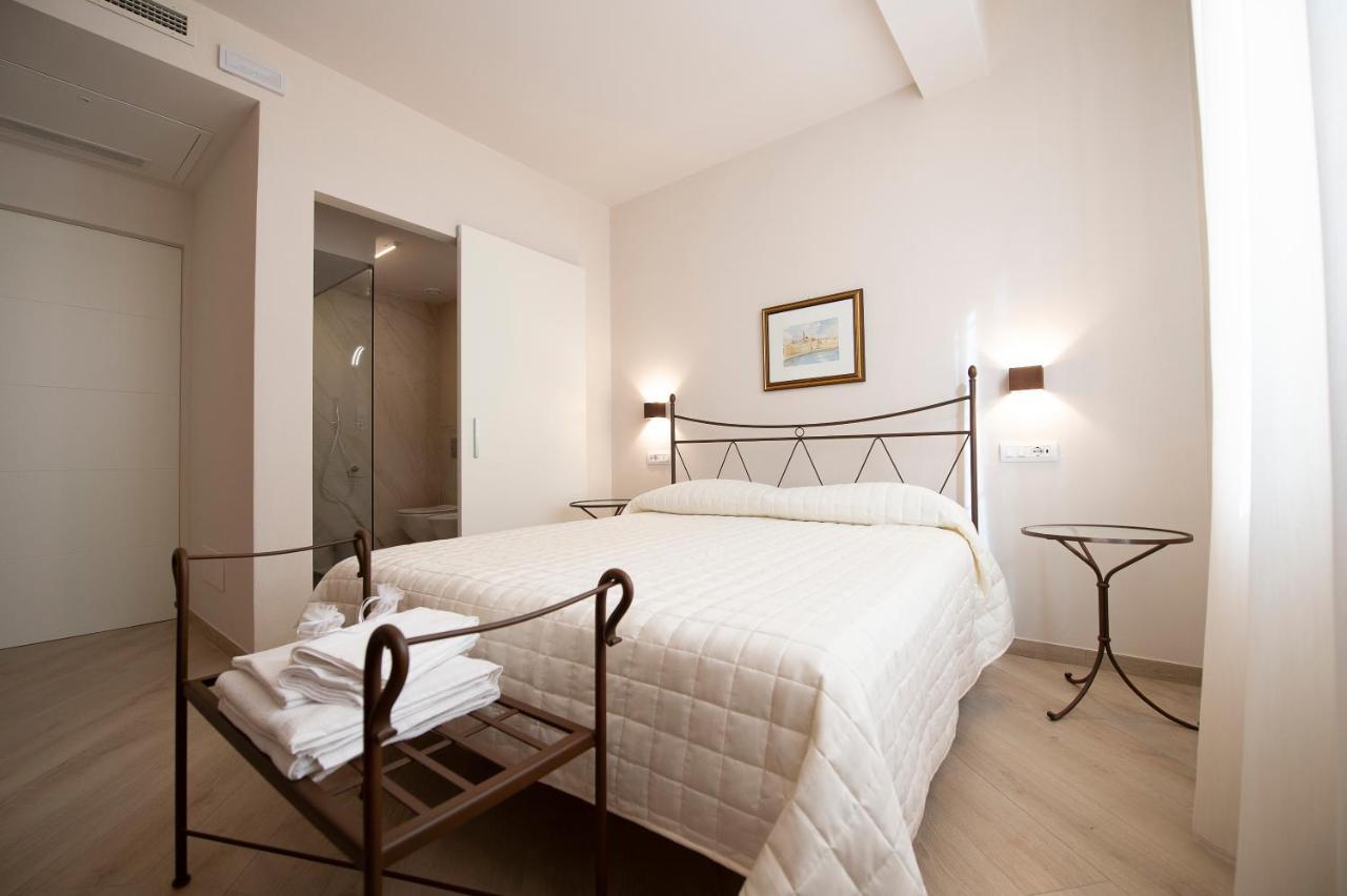 Villino Micol Camere A Due Passi Dal Mare Марина-ди-Каррара Экстерьер фото