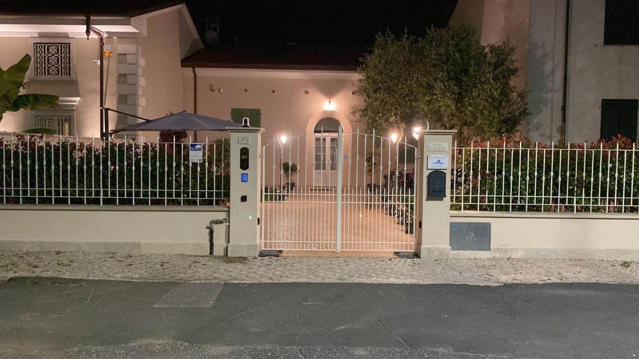 Villino Micol Camere A Due Passi Dal Mare Марина-ди-Каррара Экстерьер фото